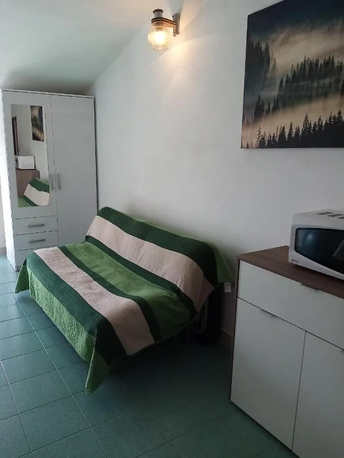 Apartmani Nikola Biograd Na Moru Apartamento