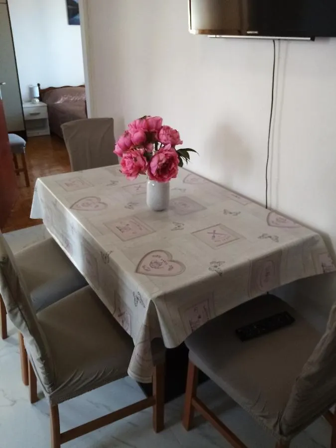 Apartmani Nikola Biograd Na Moru