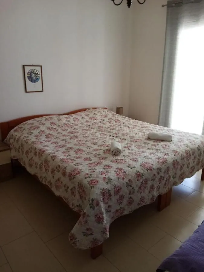 Apartmani Nikola Biograd Na Moru 0*,  Croácia