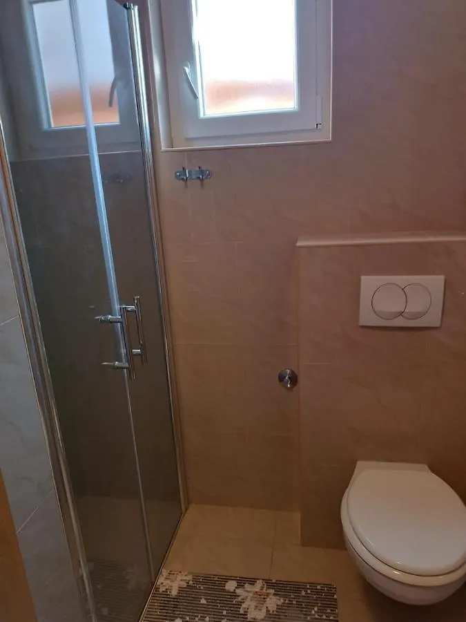 Apartmani Nikola Biograd Na Moru 0*,  Croácia