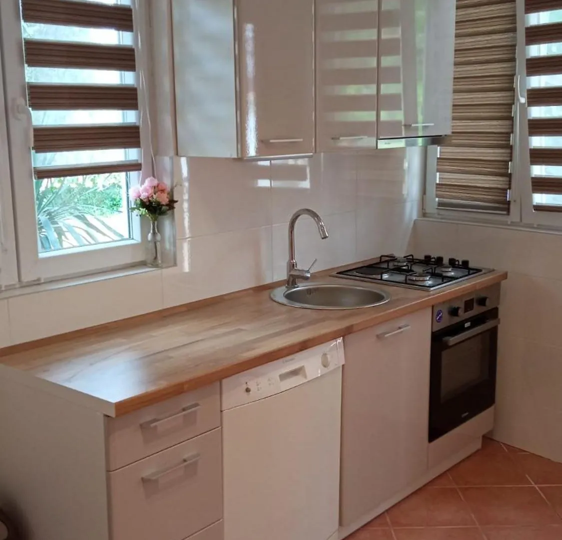 Apartmani Nikola Biograd Na Moru