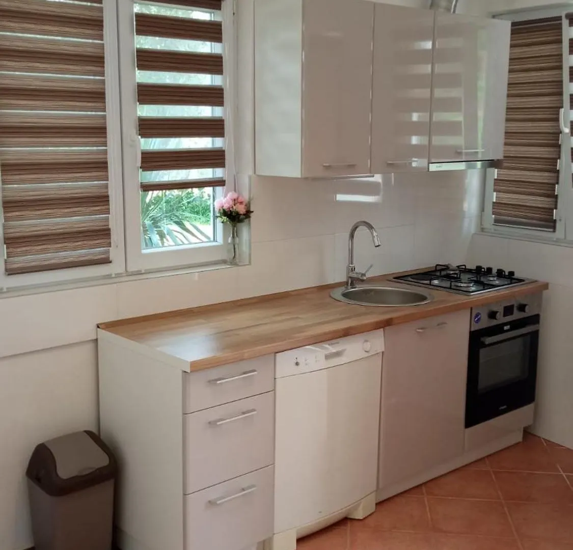 Apartmani Nikola Biograd Na Moru Croácia